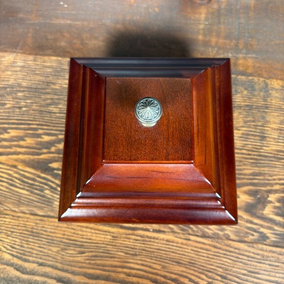 Vintage Bombay Musical Ring Box Wooden Jewelry Box with Green Velvet - Picture 7 of 17